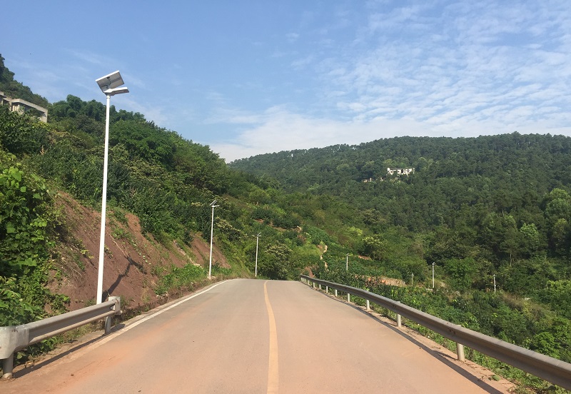 太陽(yáng)能路燈廠家介紹：智能照明解決方案